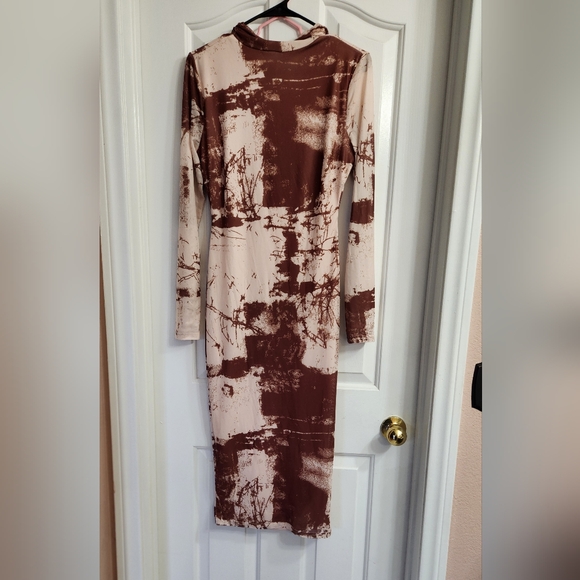 Abstract Moment Mesh Mock Neck NWOT - Picture 2 of 6